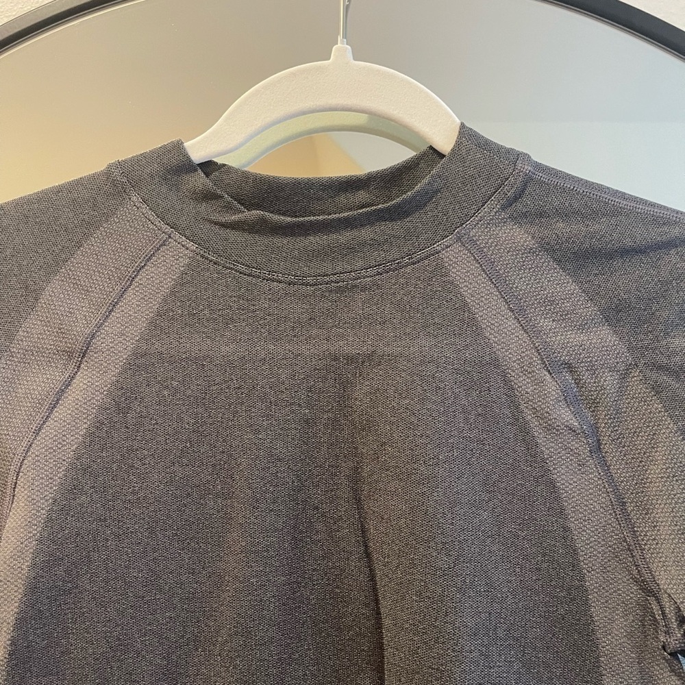 Lululemon Seamless Training Short Sleeve Swiftly Tech Shirt SIZE 10 - Picture 3 of 9